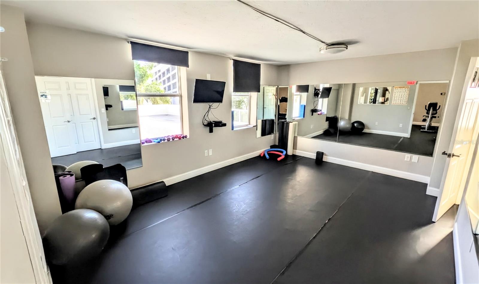 DOLPHIN TOWER - Residential Lease