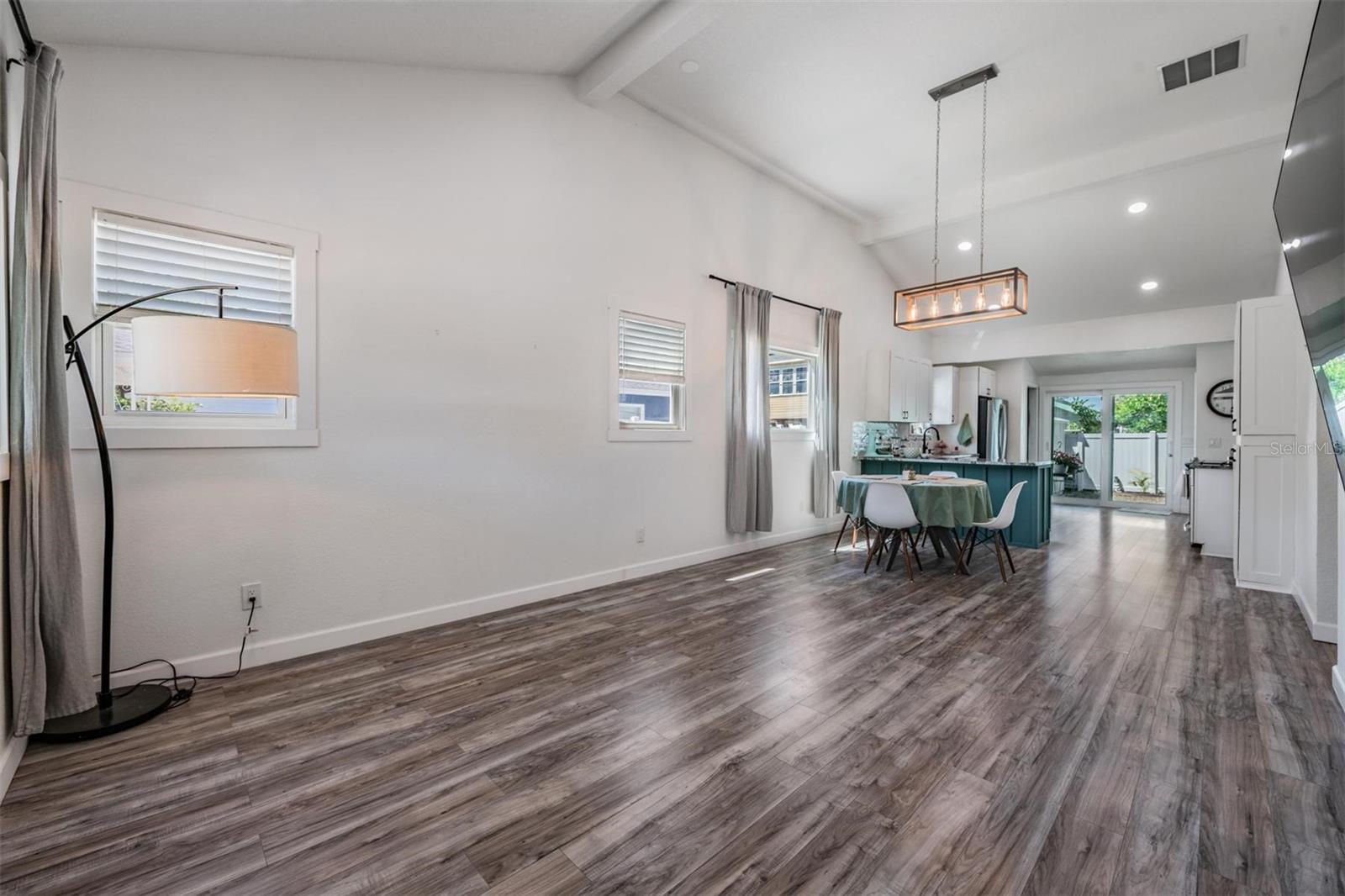 SHOREACRES CENTER BLK 5, LOT 16 - Residential