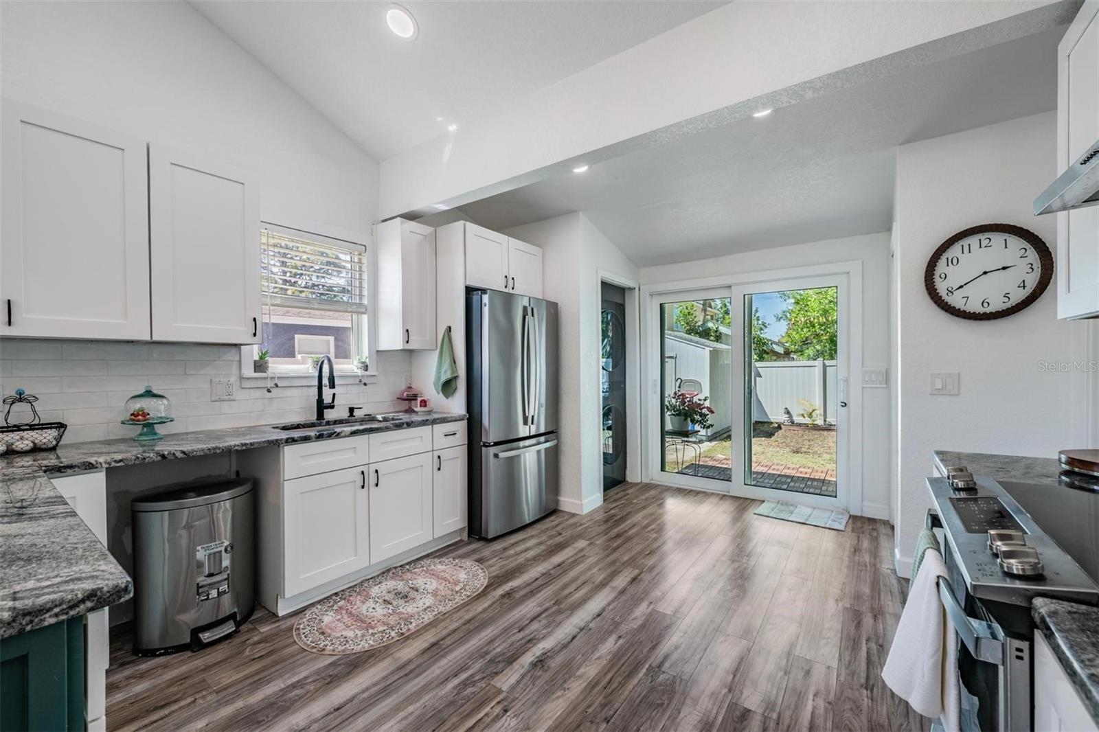 SHOREACRES CENTER BLK 5, LOT 16 - Residential