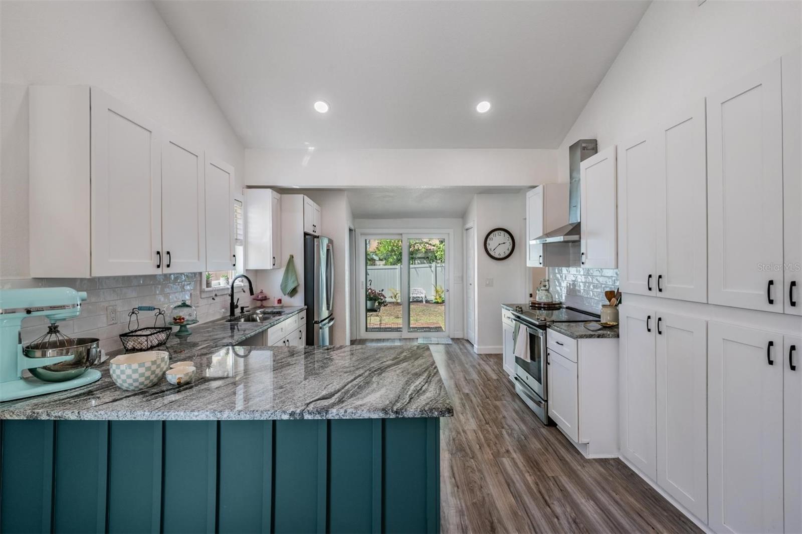 SHOREACRES CENTER BLK 5, LOT 16 - Residential