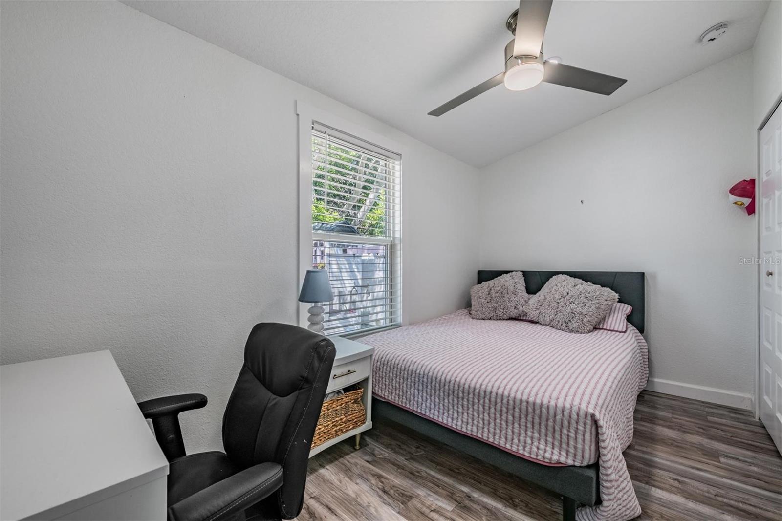 SHOREACRES CENTER BLK 5, LOT 16 - Residential