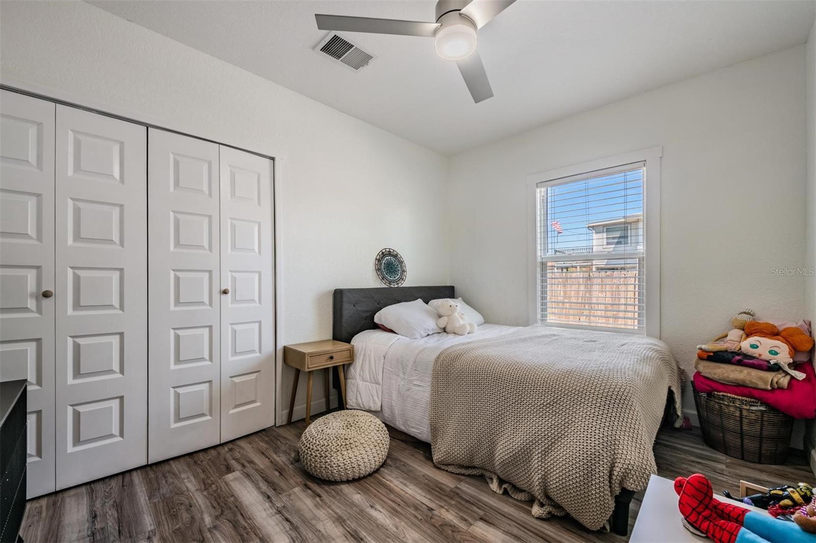 SHOREACRES CENTER BLK 5, LOT 16 - Residential