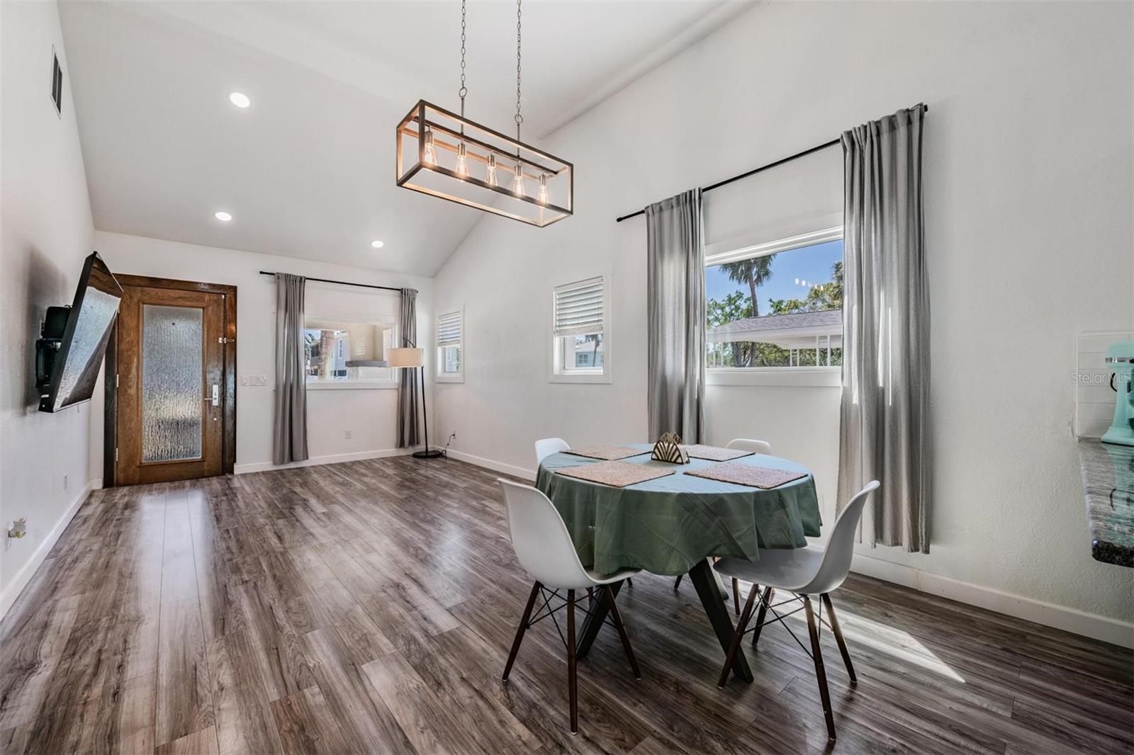 SHOREACRES CENTER BLK 5, LOT 16 - Residential