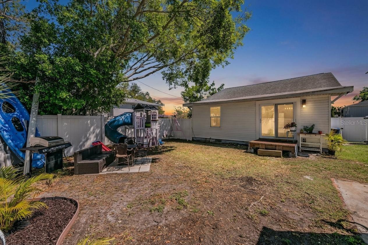 SHOREACRES CENTER BLK 5, LOT 16 - Residential