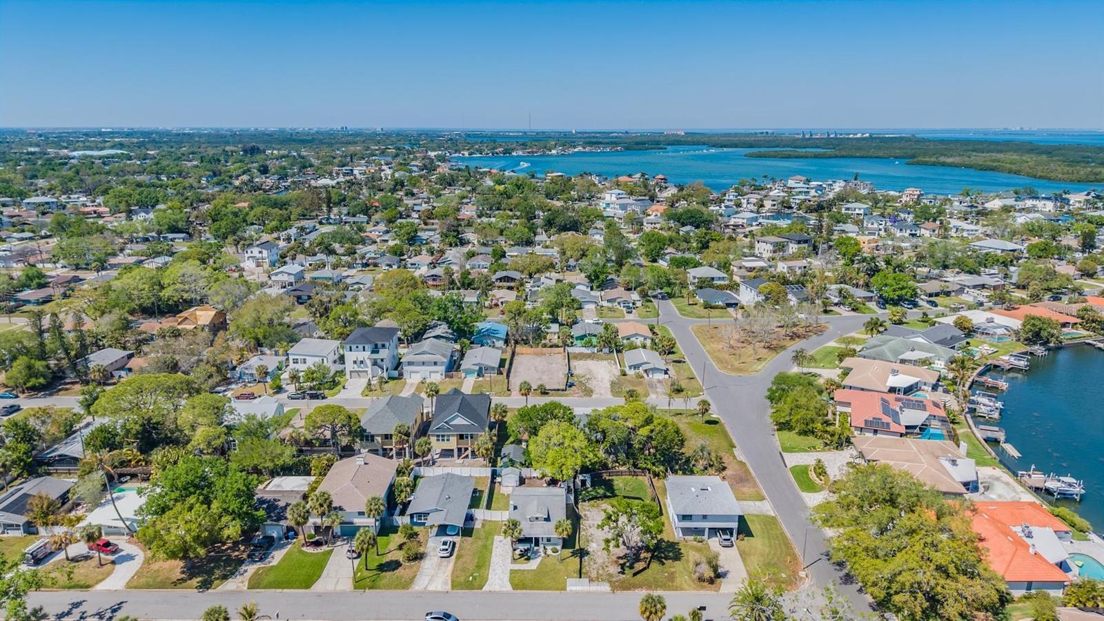 SHOREACRES CENTER BLK 5, LOT 16 - Residential