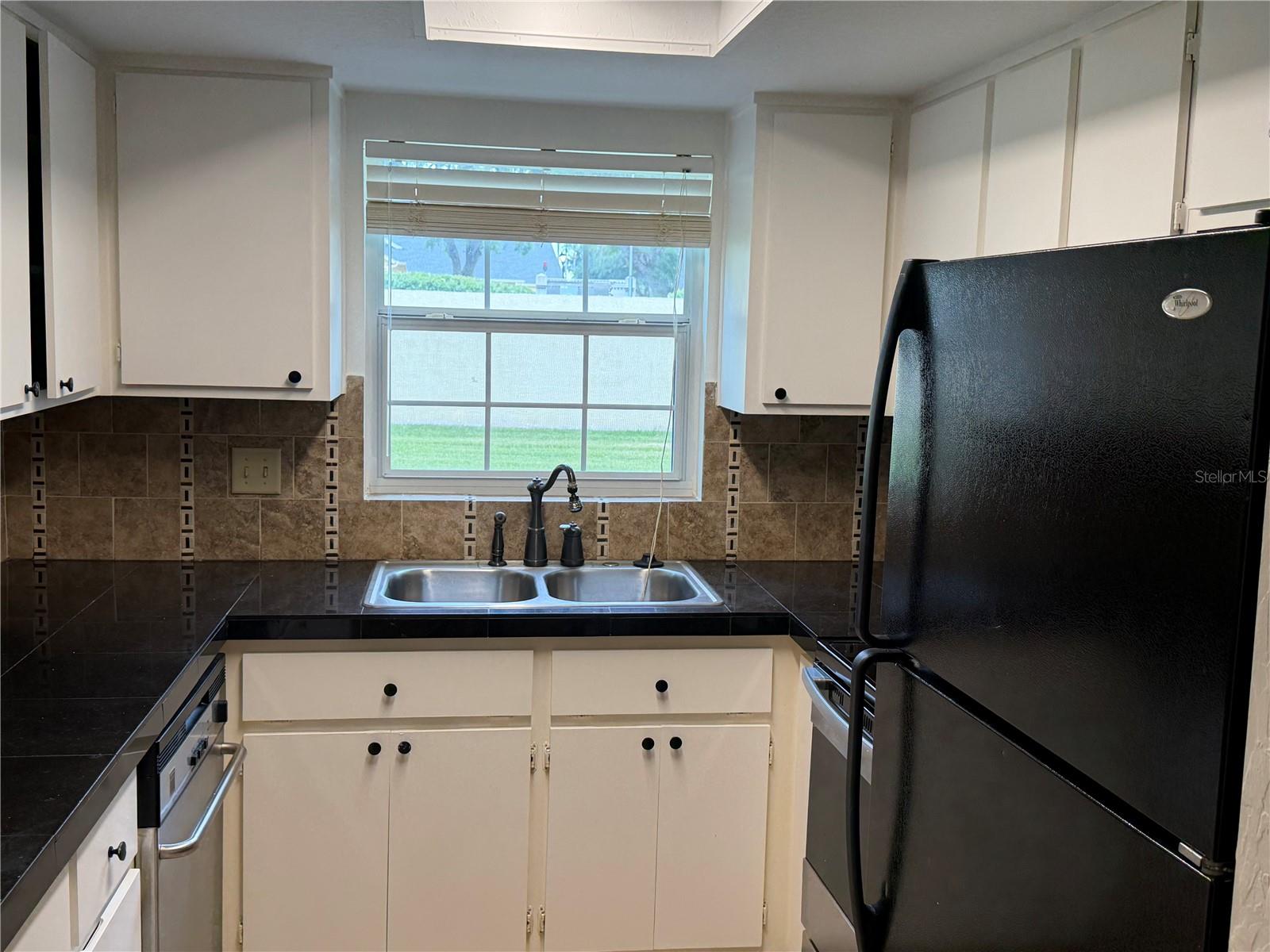 RIVER OAKS CONDO PH 01 - Residential Lease
