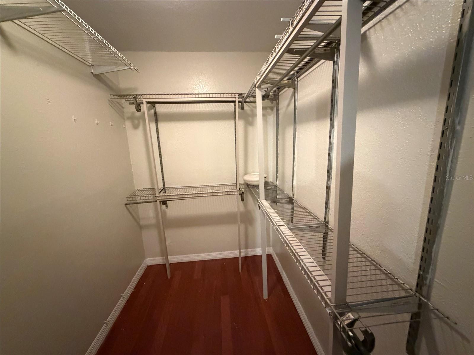 RIVER OAKS CONDO PH 01 - Residential Lease