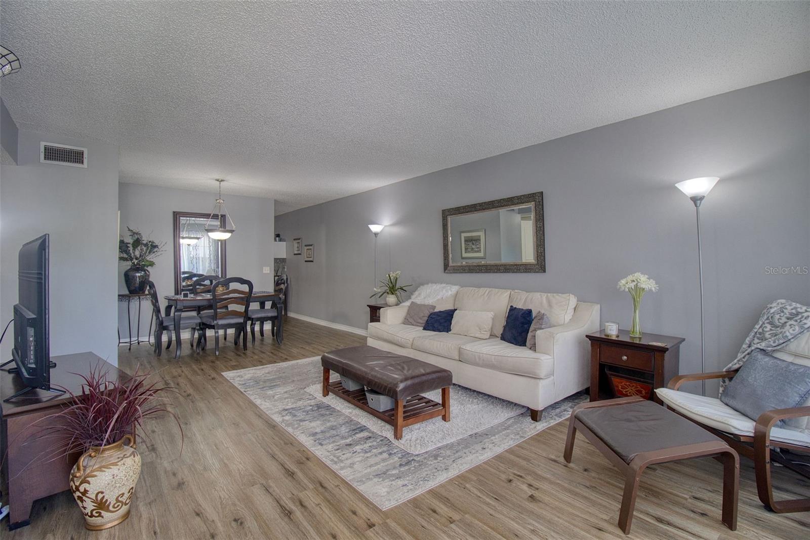 ON TOP OF THE WORLD - Residential