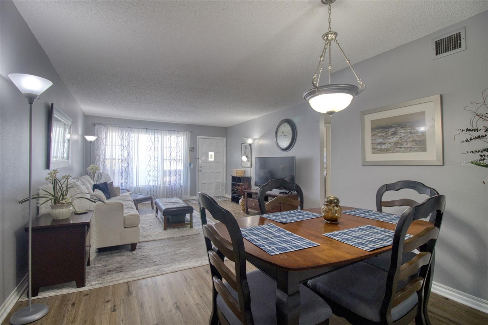 ON TOP OF THE WORLD - Residential