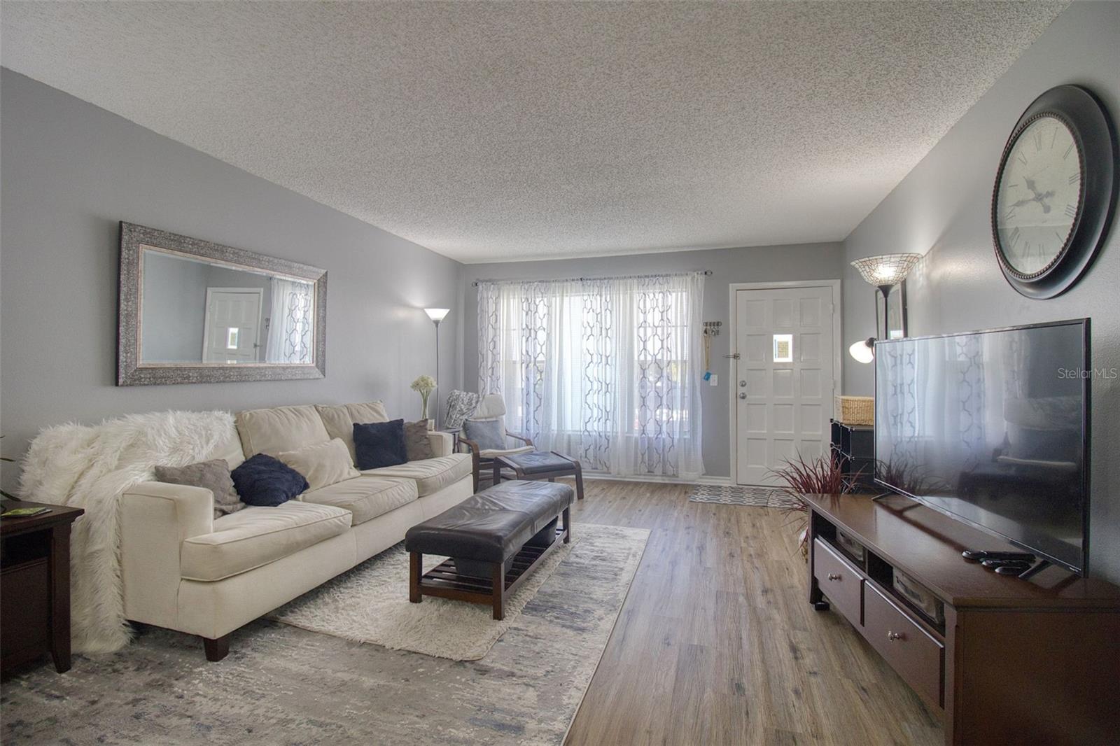 ON TOP OF THE WORLD - Residential