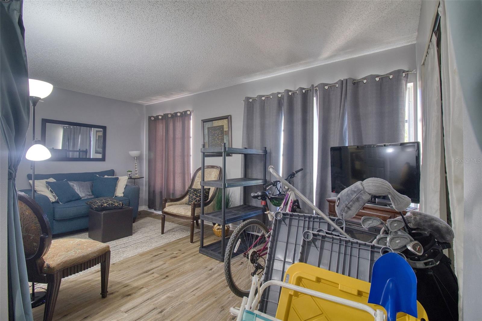 ON TOP OF THE WORLD - Residential