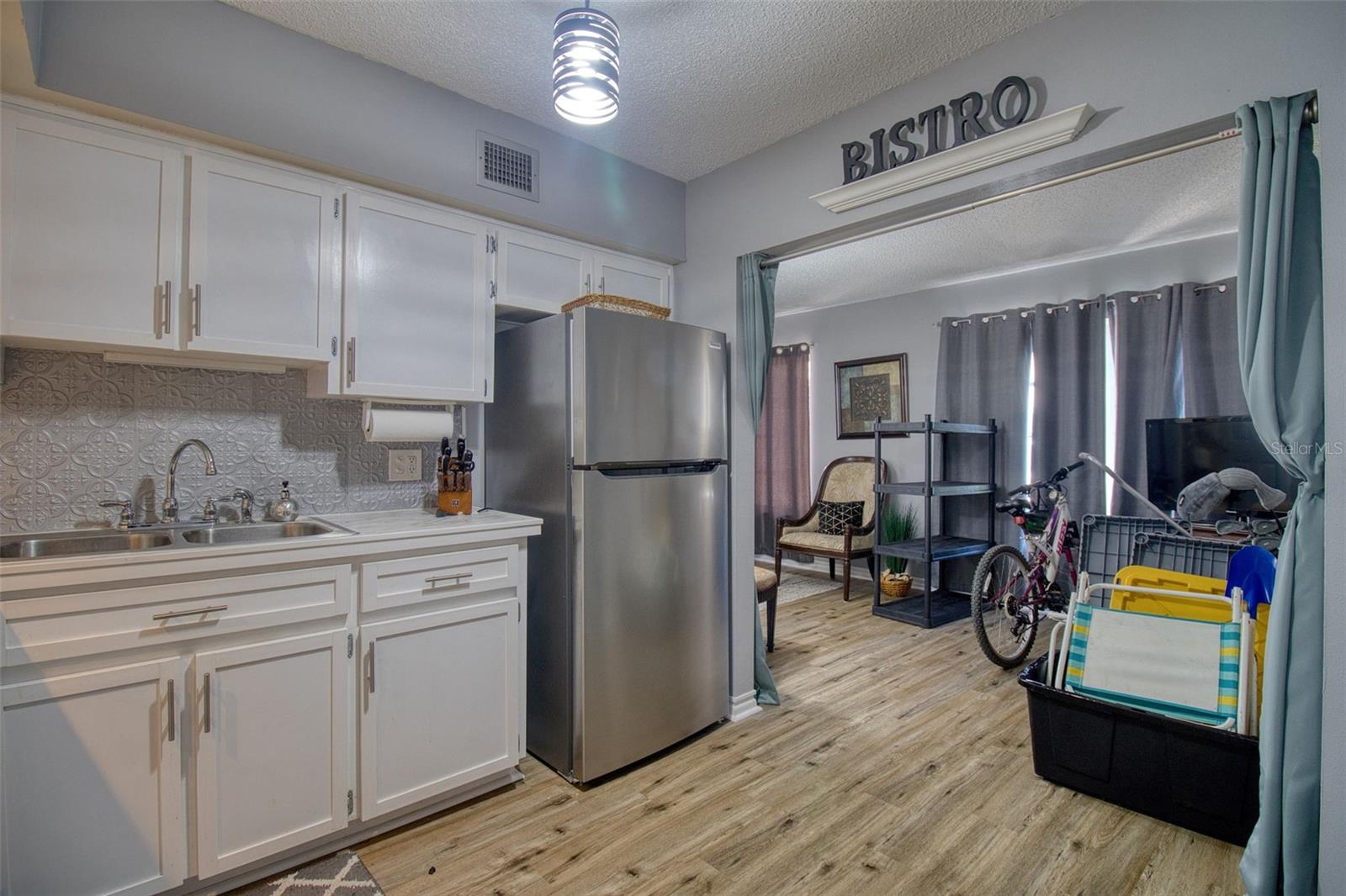 ON TOP OF THE WORLD - Residential