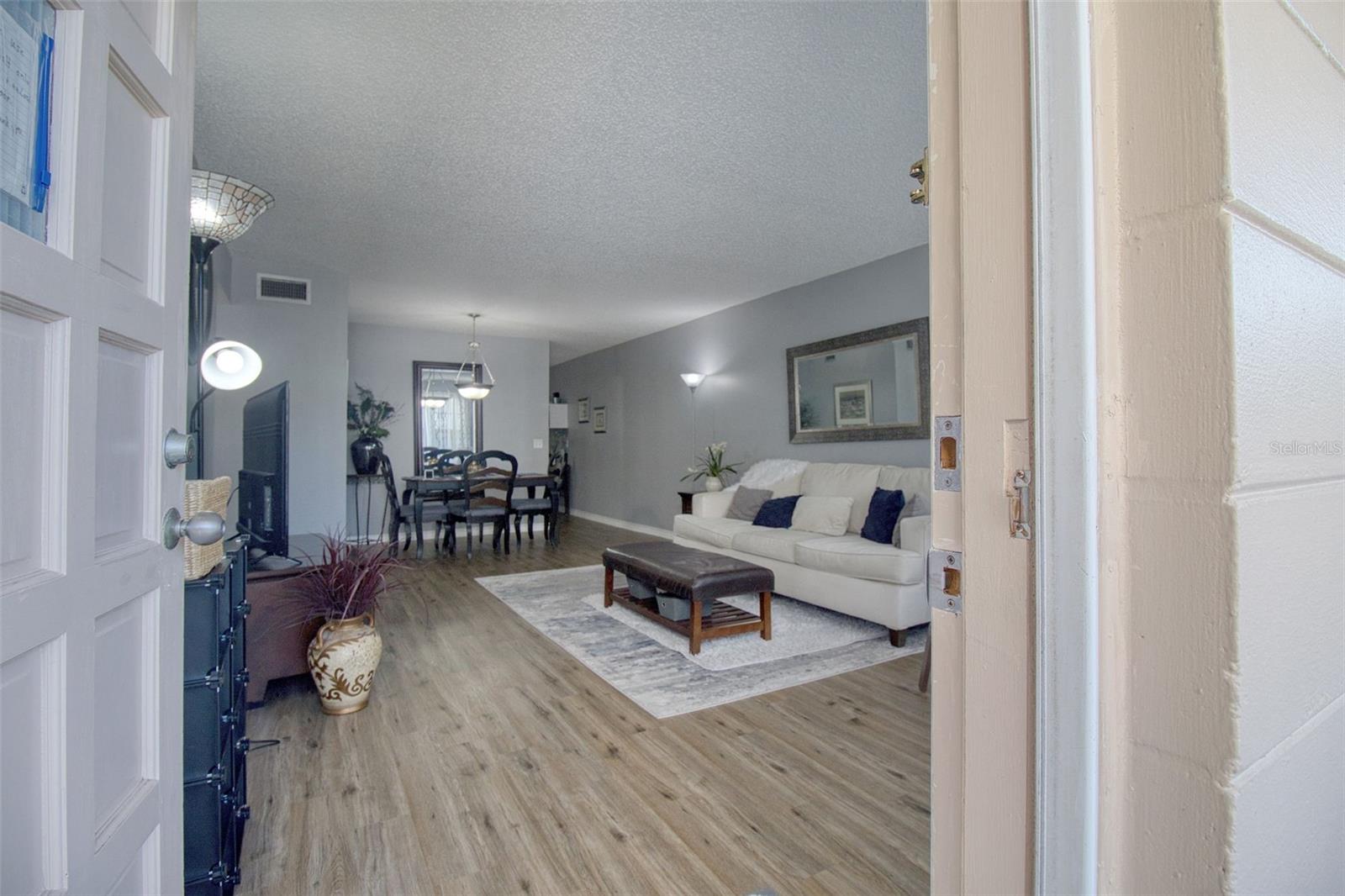 ON TOP OF THE WORLD - Residential