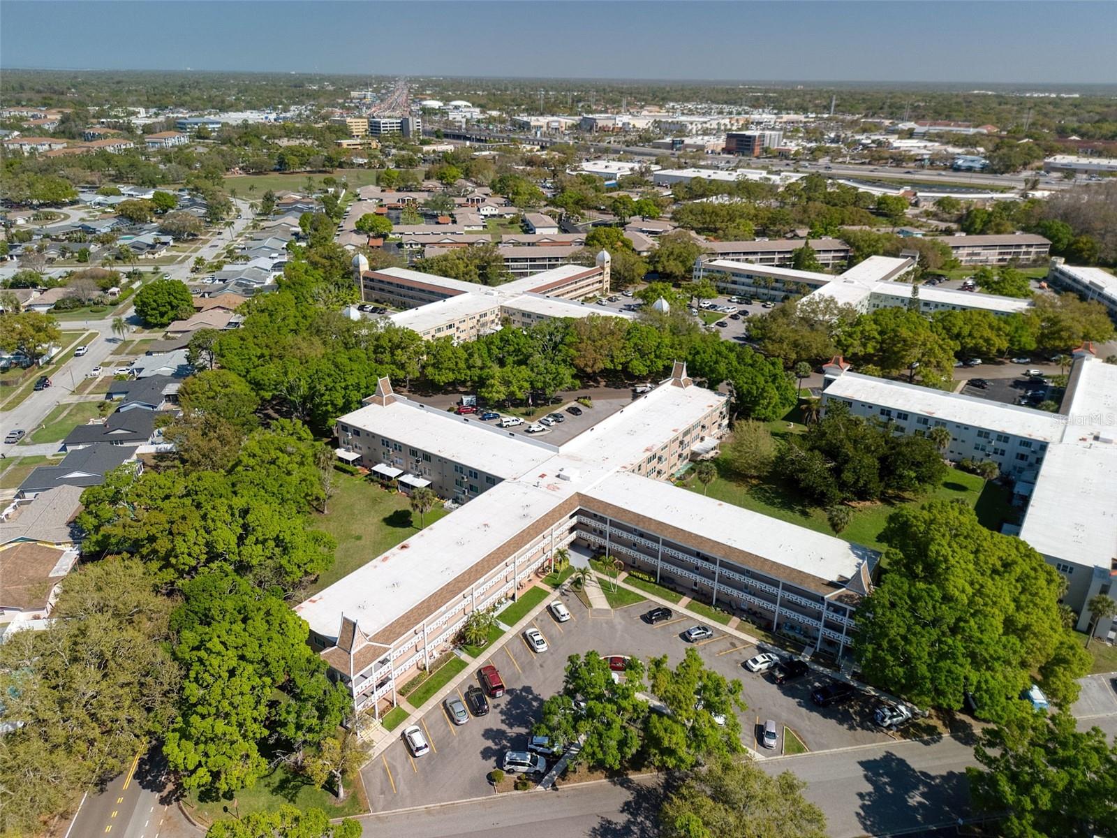 ON TOP OF THE WORLD - Residential