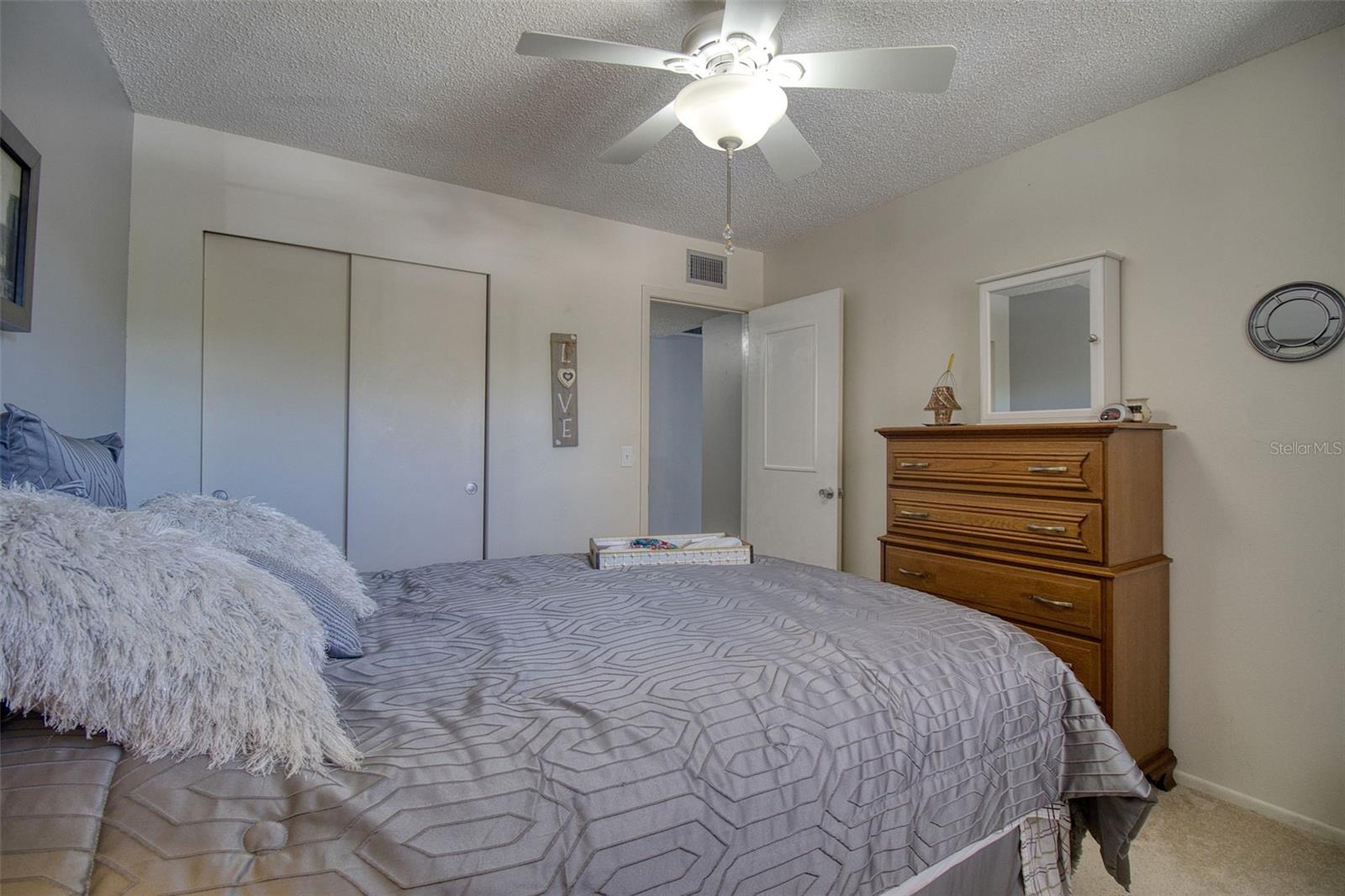 ON TOP OF THE WORLD - Residential