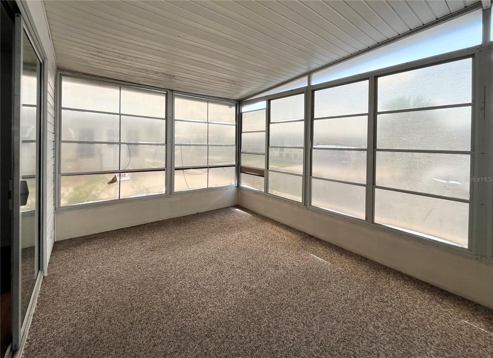 OAKWOOD MANOR - Residential