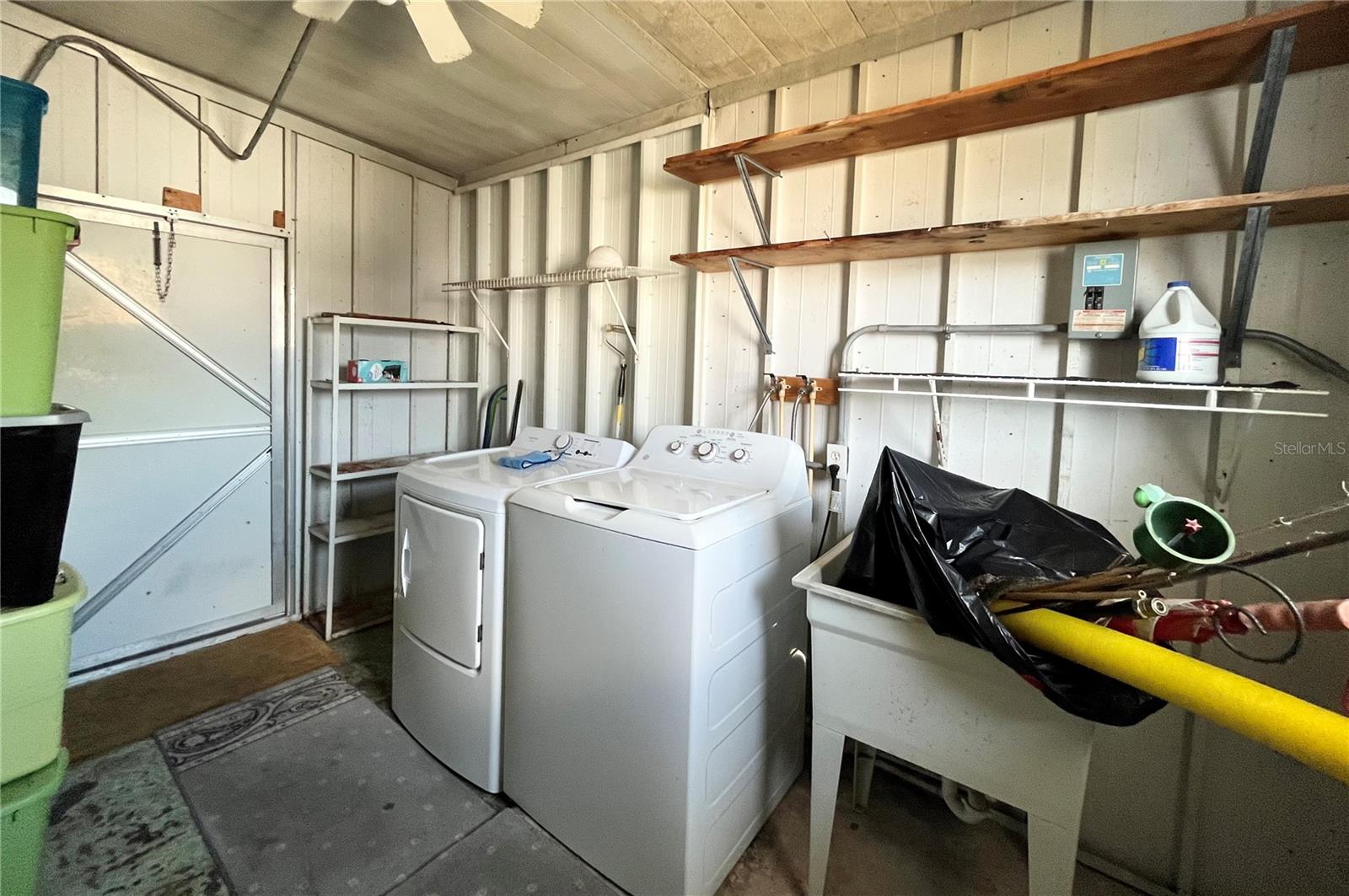 OAKWOOD MANOR - Residential