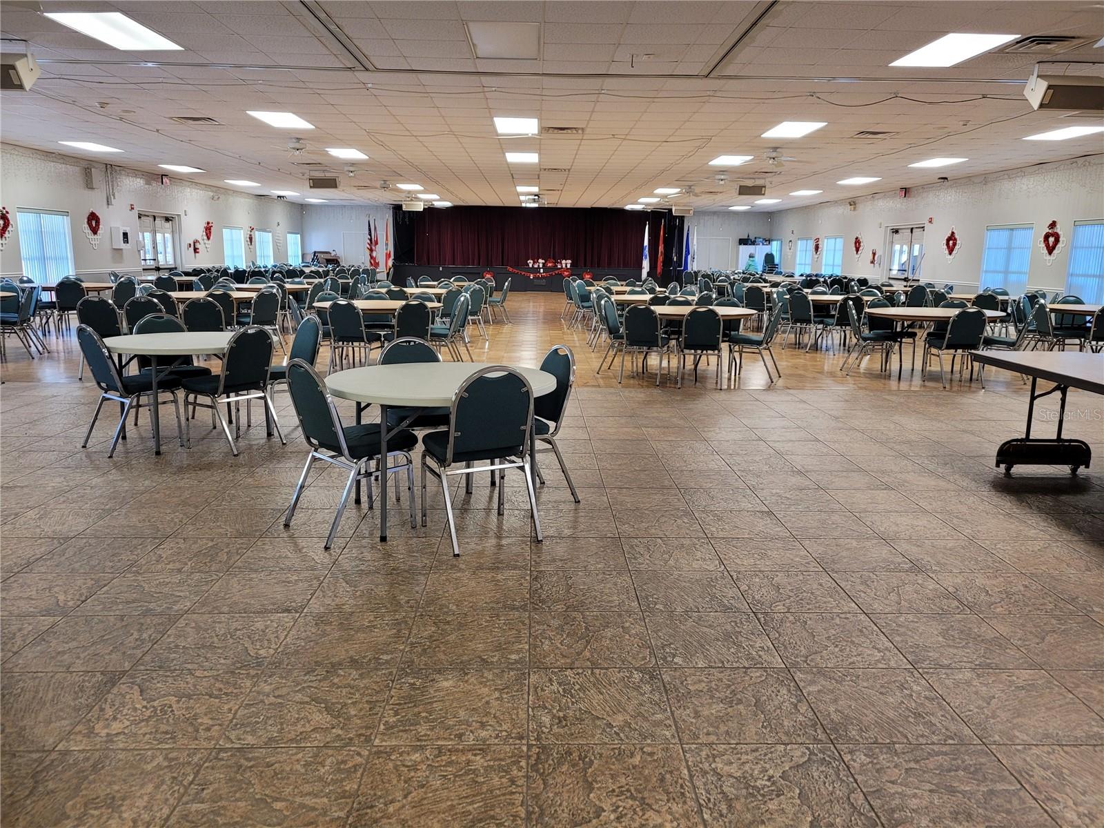 OAKWOOD MANOR - Residential