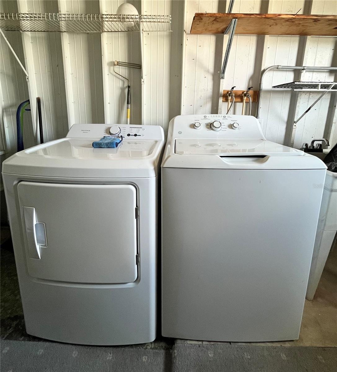 OAKWOOD MANOR - Residential