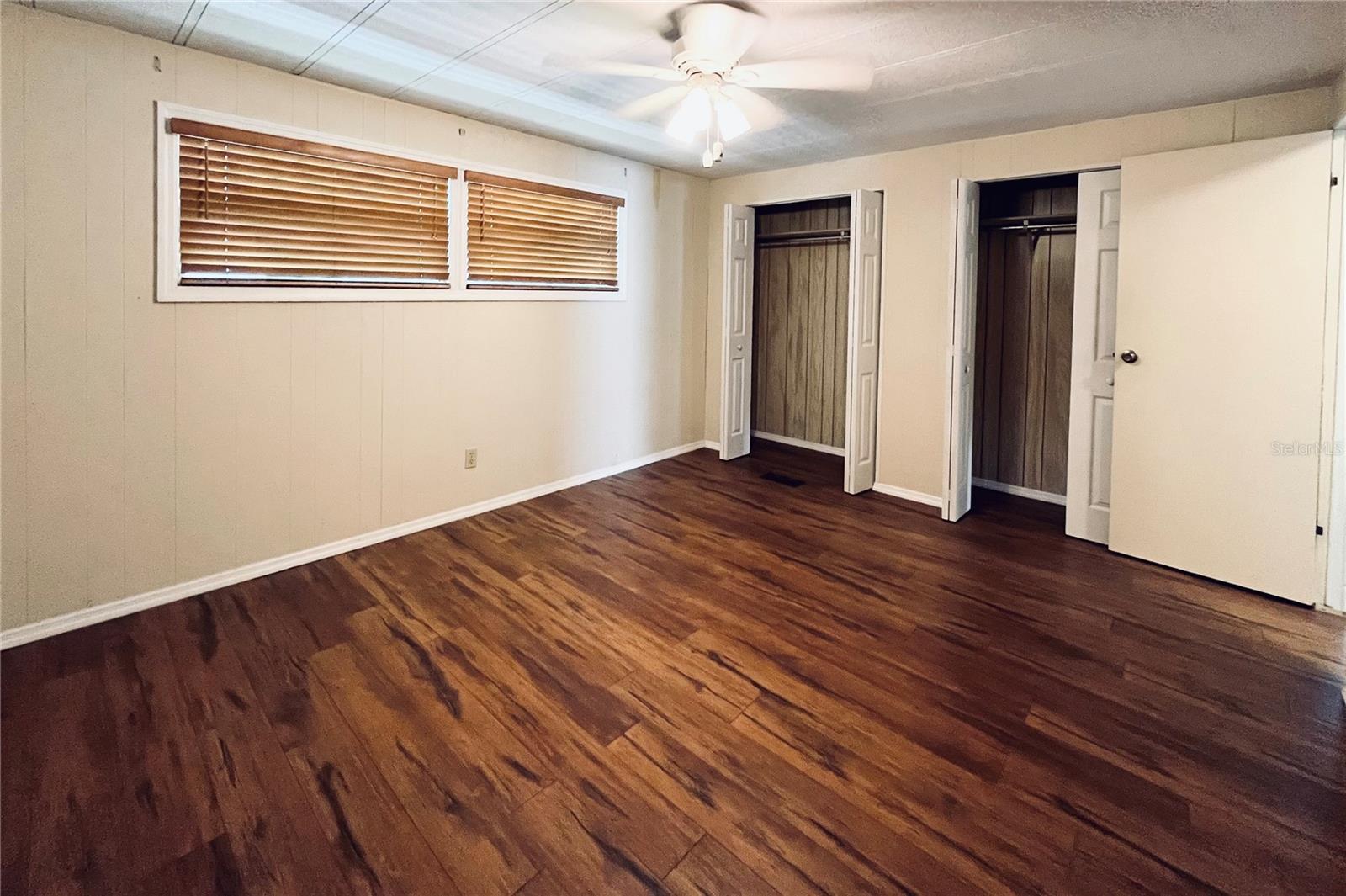 OAKWOOD MANOR - Residential