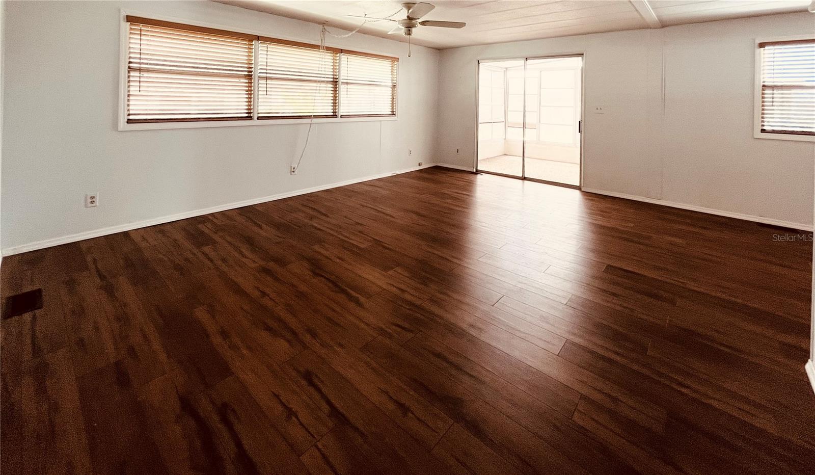 OAKWOOD MANOR - Residential