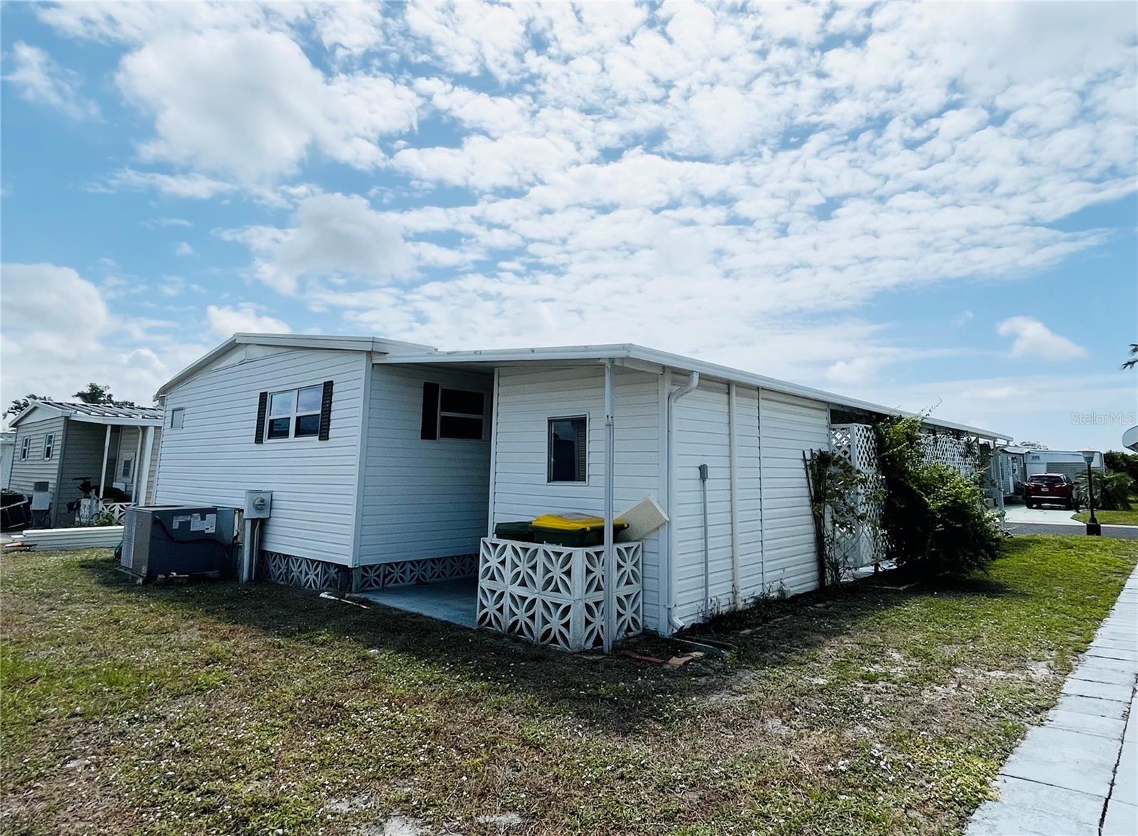 OAKWOOD MANOR - Residential