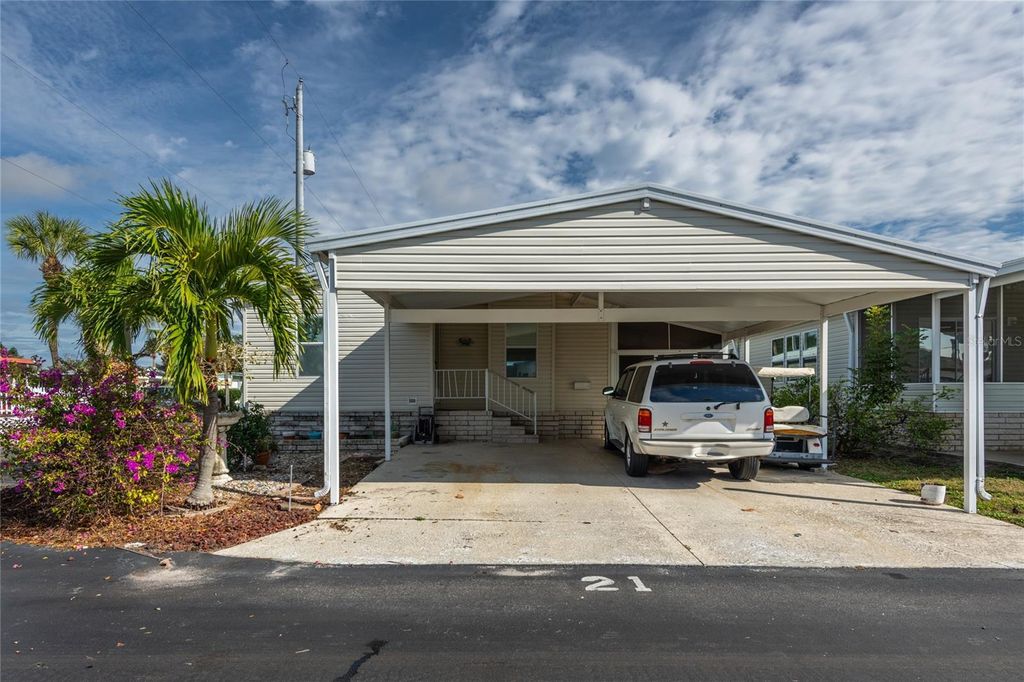 Photo of 4851 W Gandy Boulevard #B3L22, Tampa, FL 33611 (MLS # TB8461219)