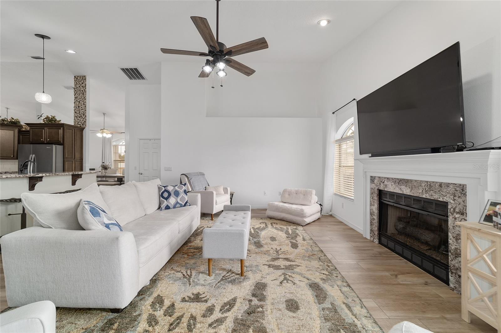 SILVER MEADOWS - Residential