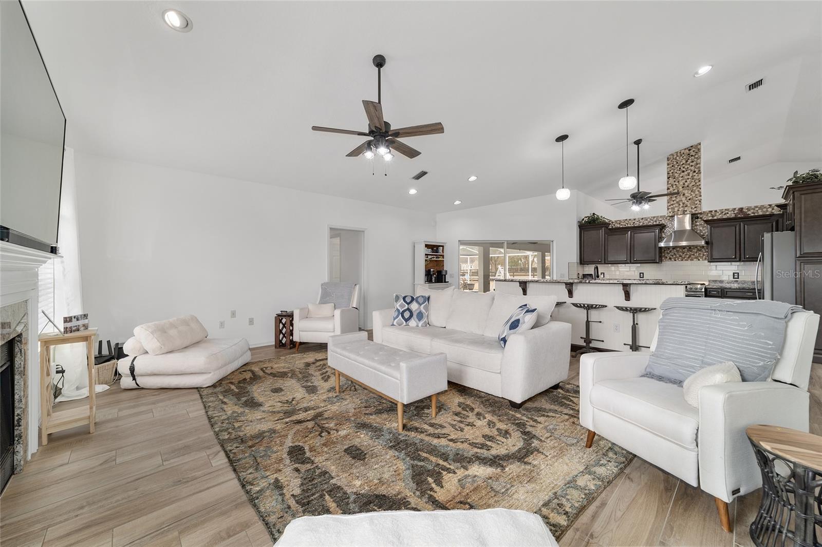 SILVER MEADOWS - Residential