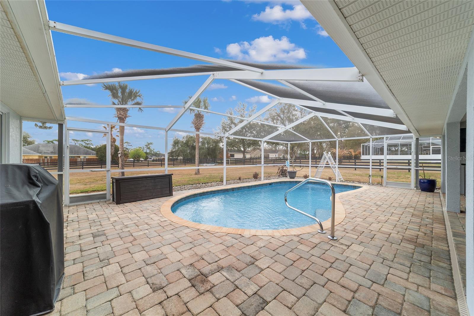 SILVER MEADOWS - Residential