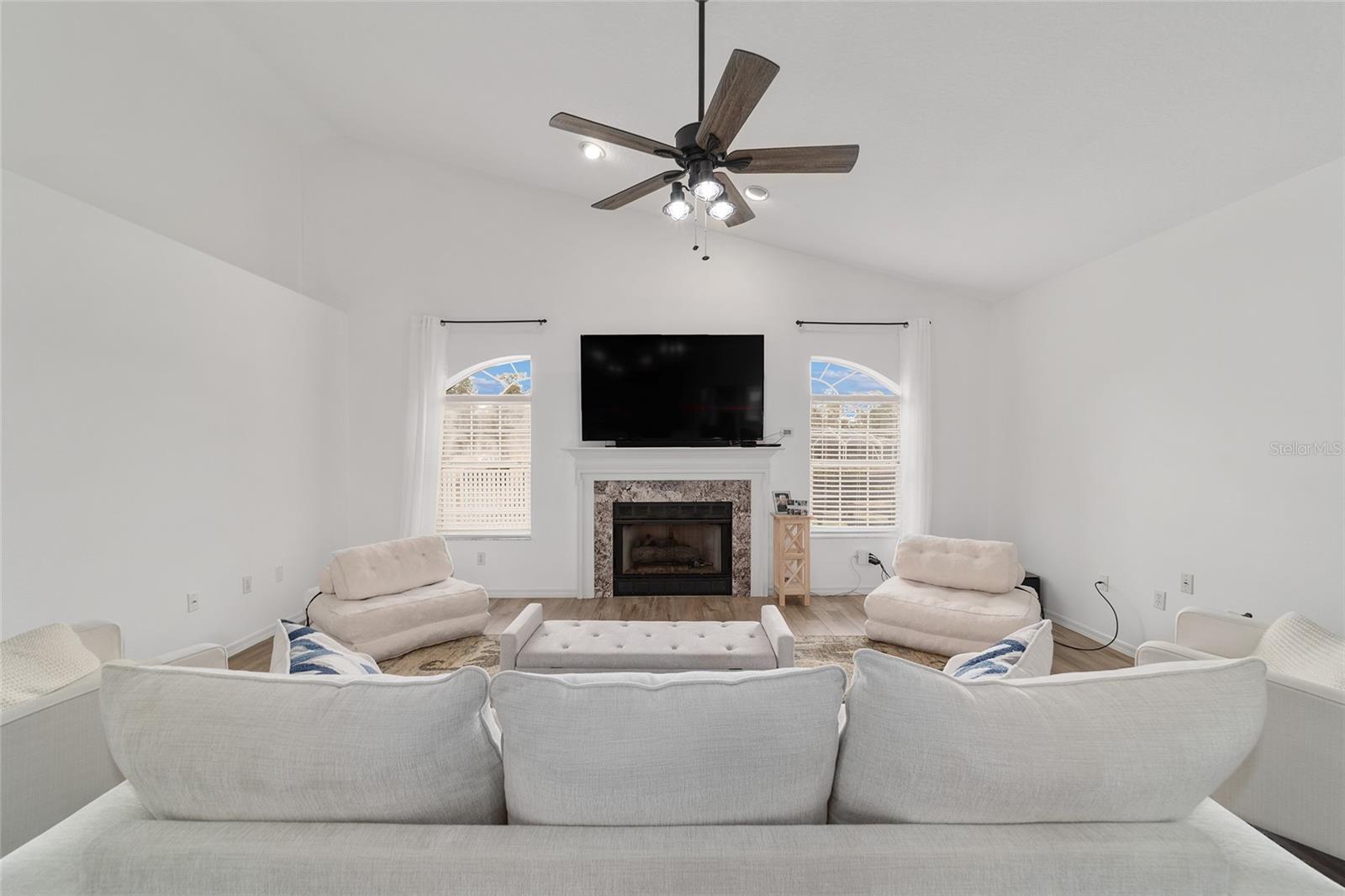 SILVER MEADOWS - Residential