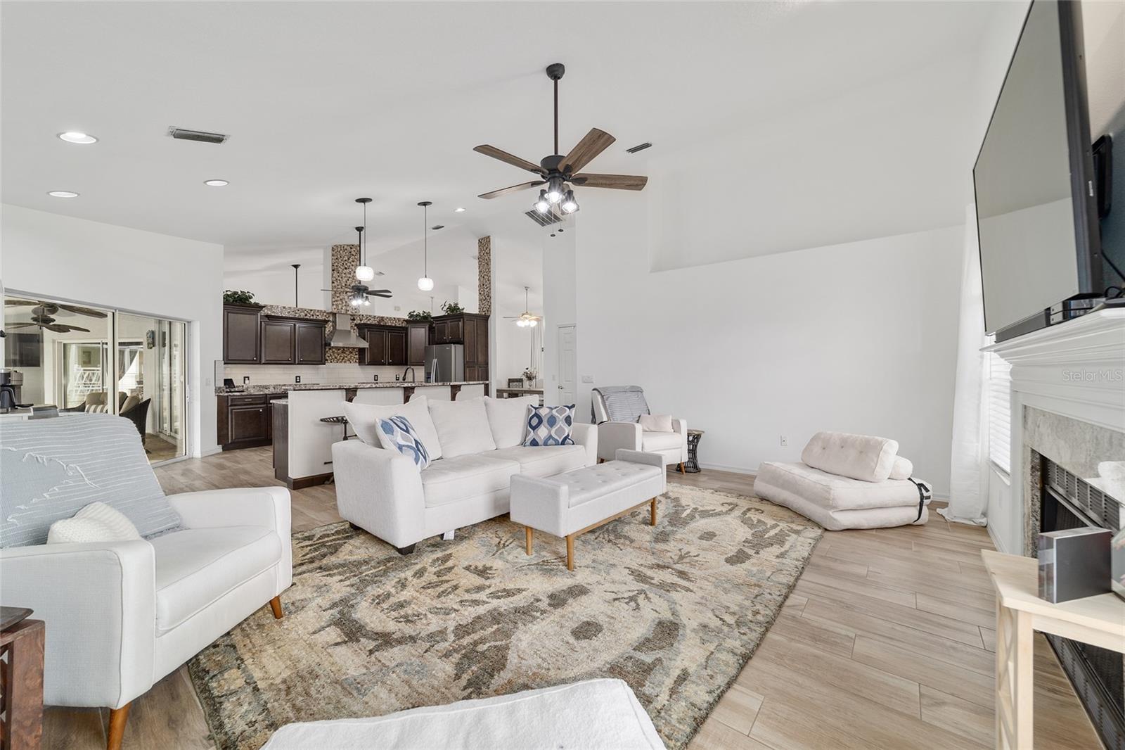 SILVER MEADOWS - Residential