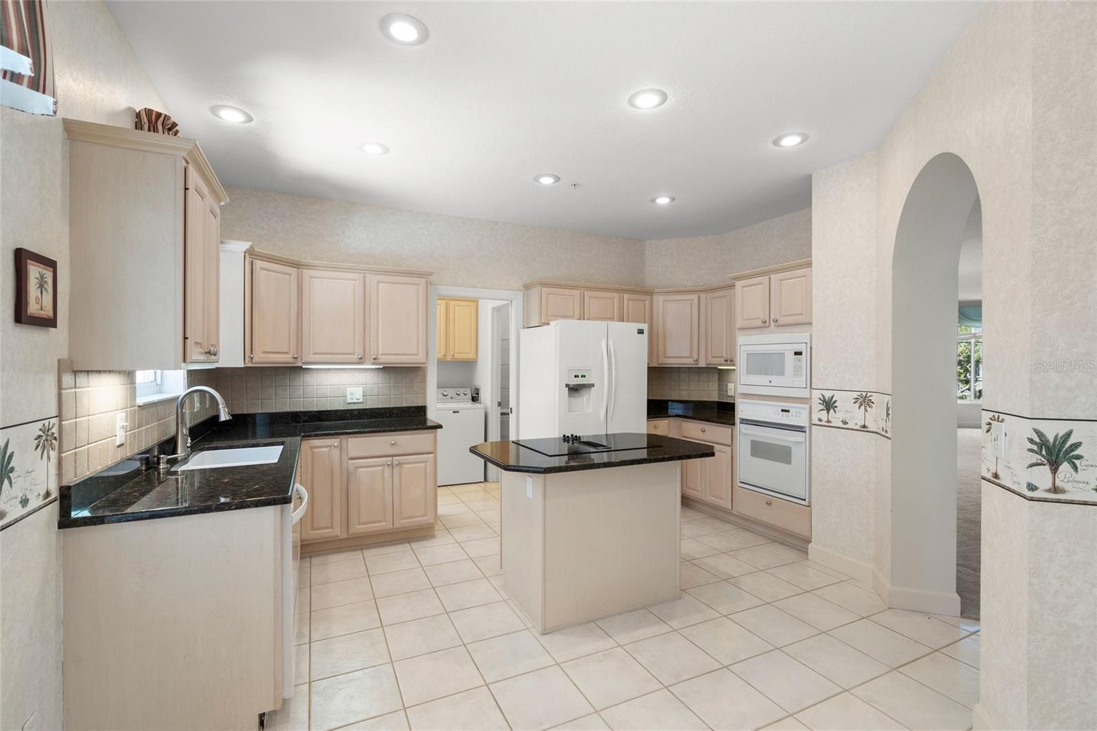 3954 HAMILTON CLUB CIRCLE 14