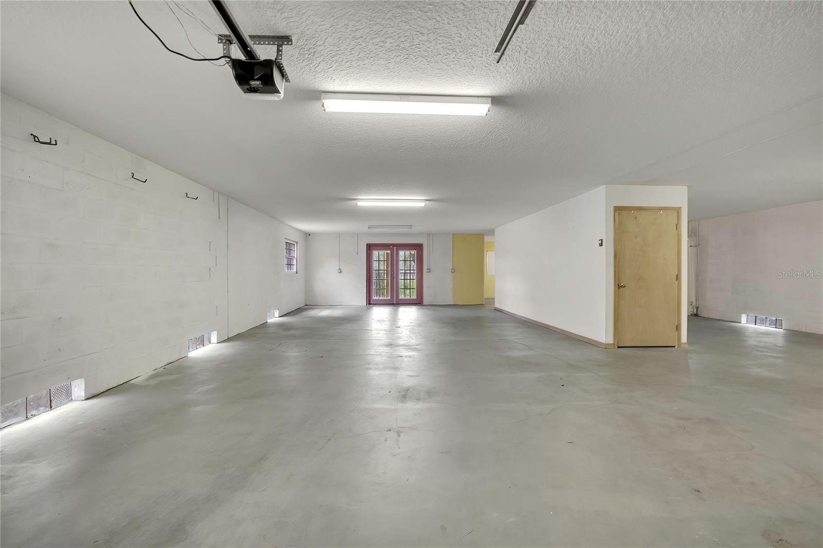 RIO VISTA PARK - Residential