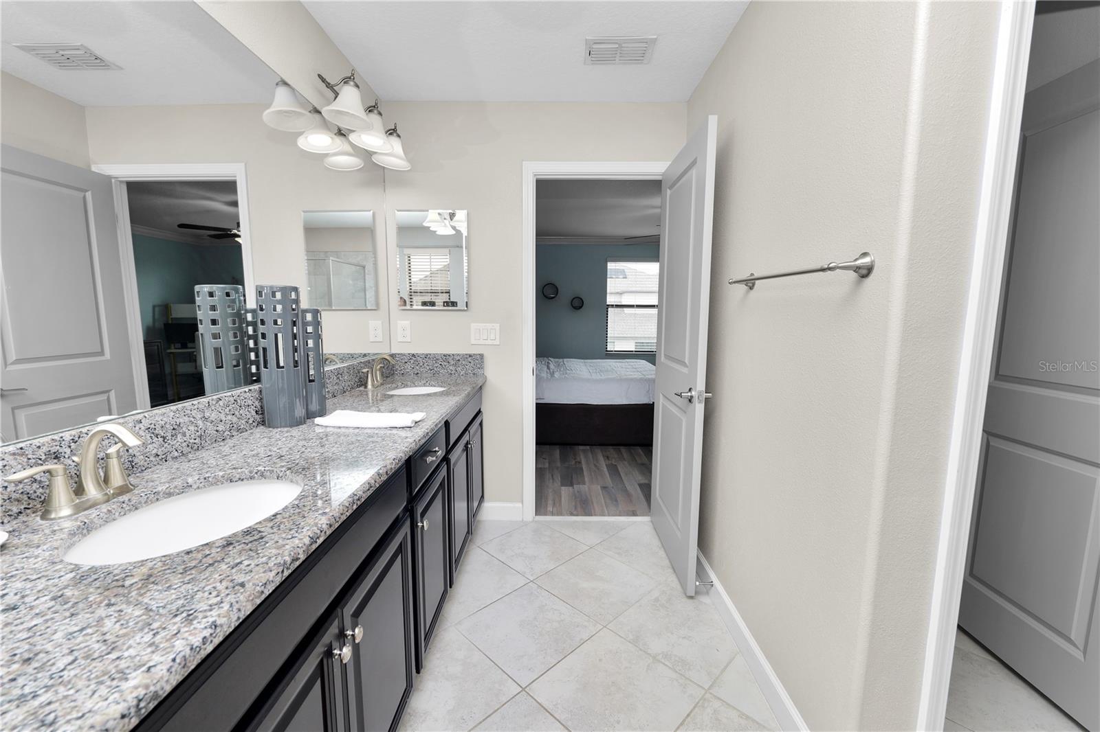 OAKS AT SHADY CREEK PH 1 - Residential Lease