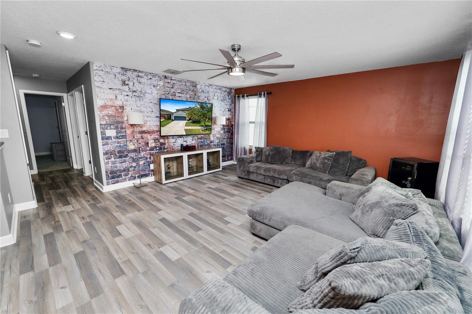 OAKS AT SHADY CREEK PH 1 - Residential Lease