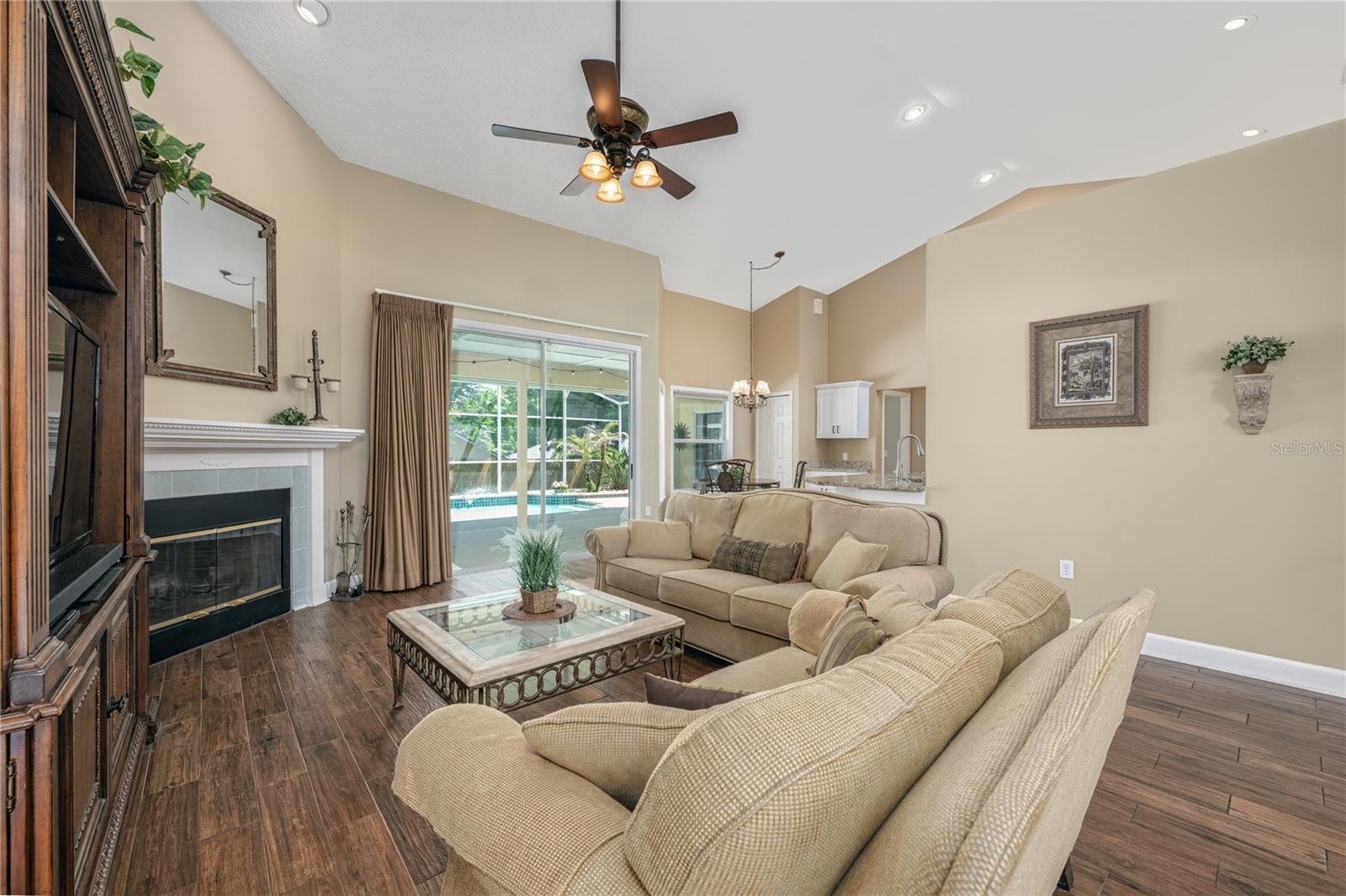 1045 ABBOTSFORD COURT