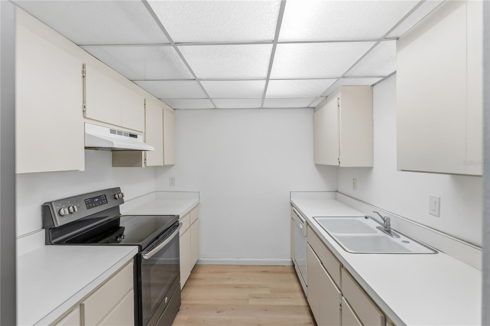 ARBOMAR APTS - Residential