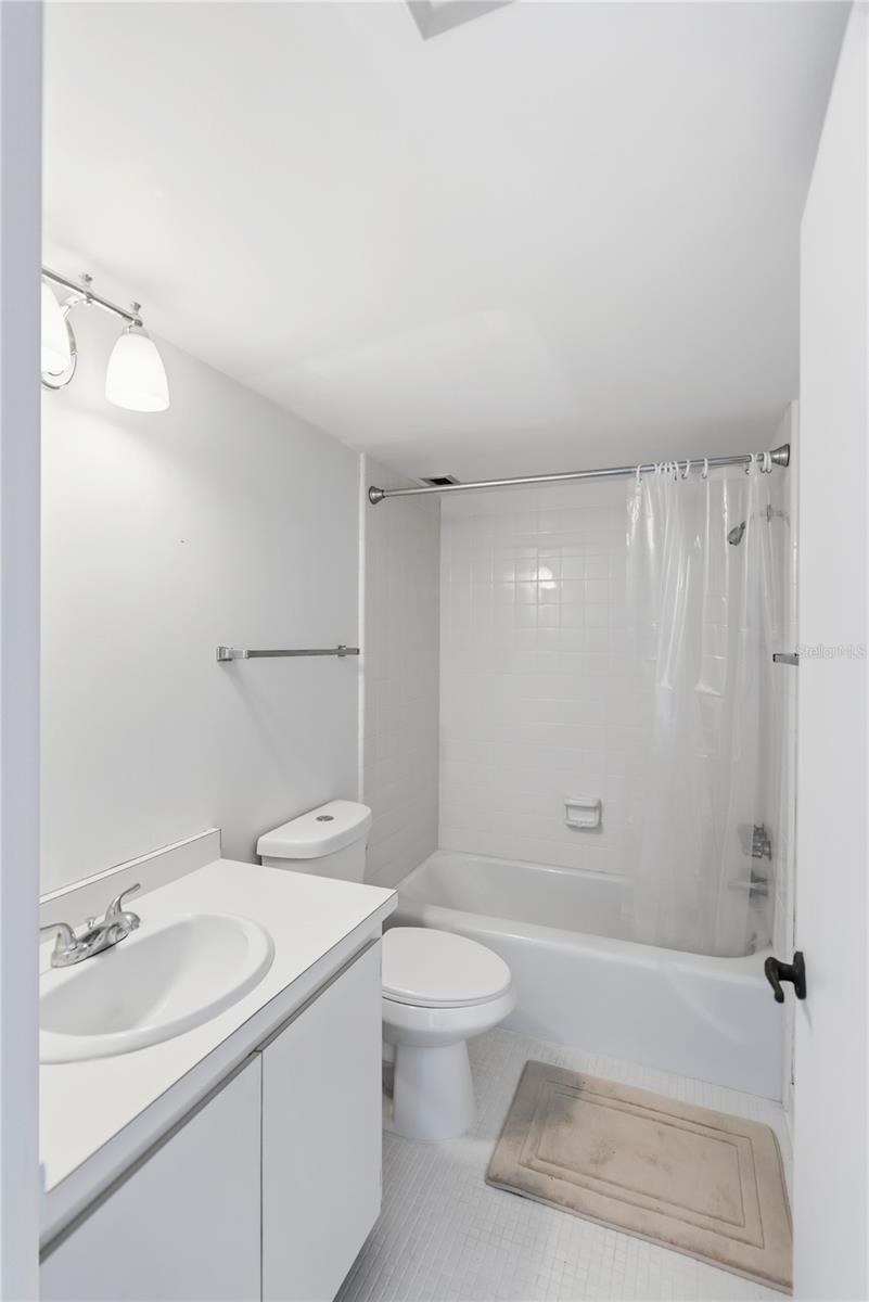 ARBOMAR APTS - Residential