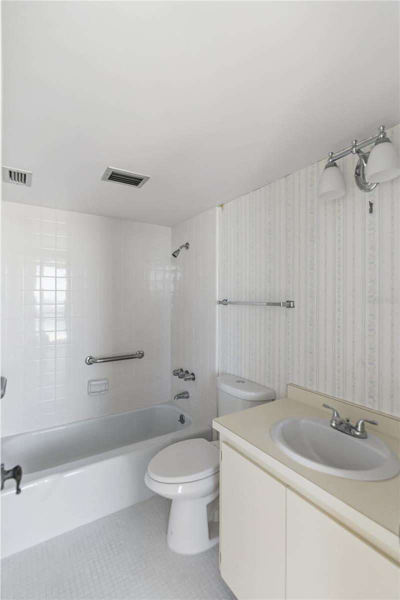 ARBOMAR APTS - Residential