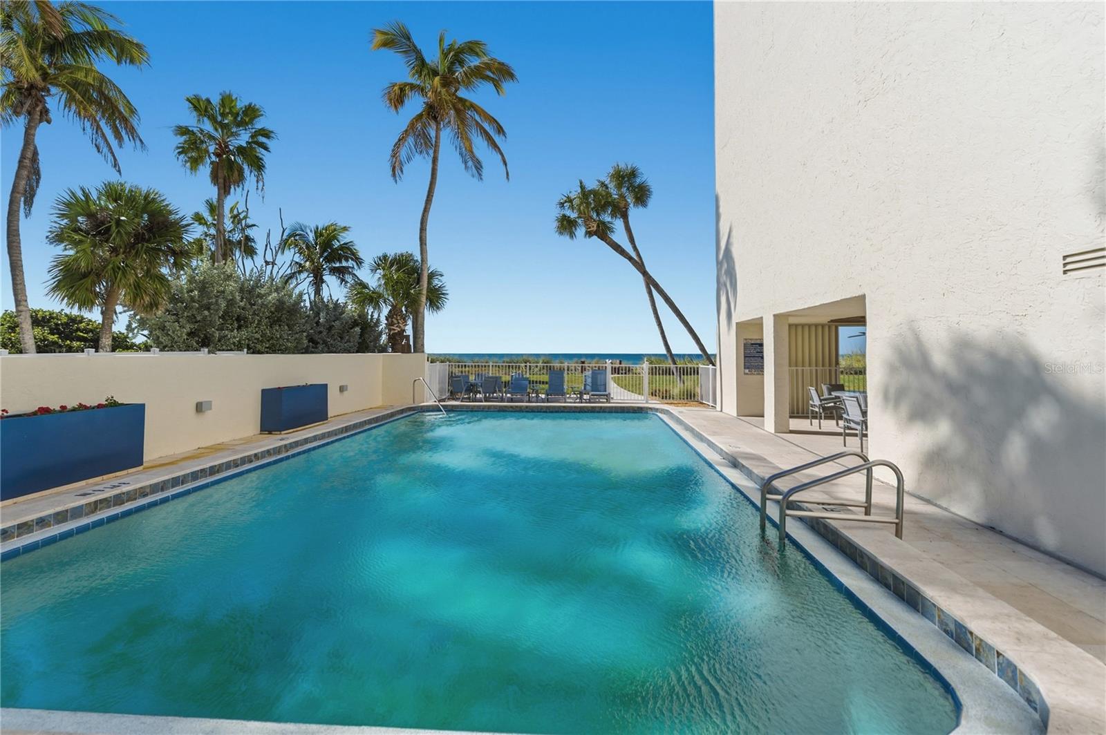 ARBOMAR APTS - Residential