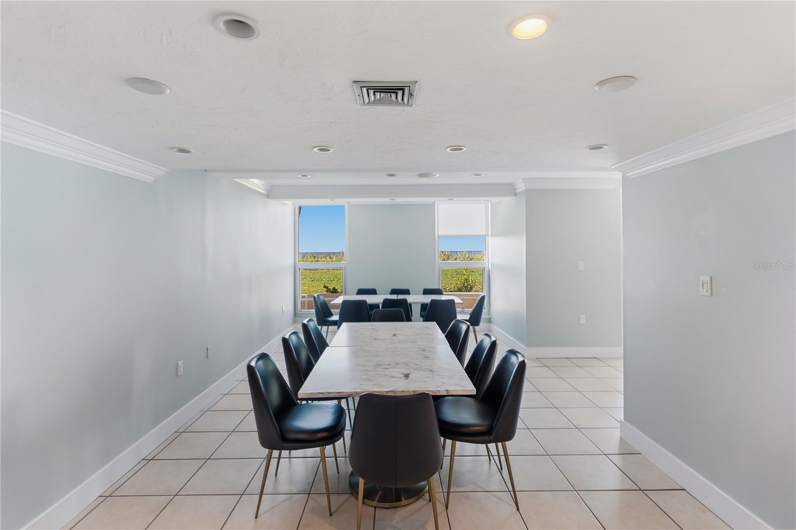 ARBOMAR APTS - Residential