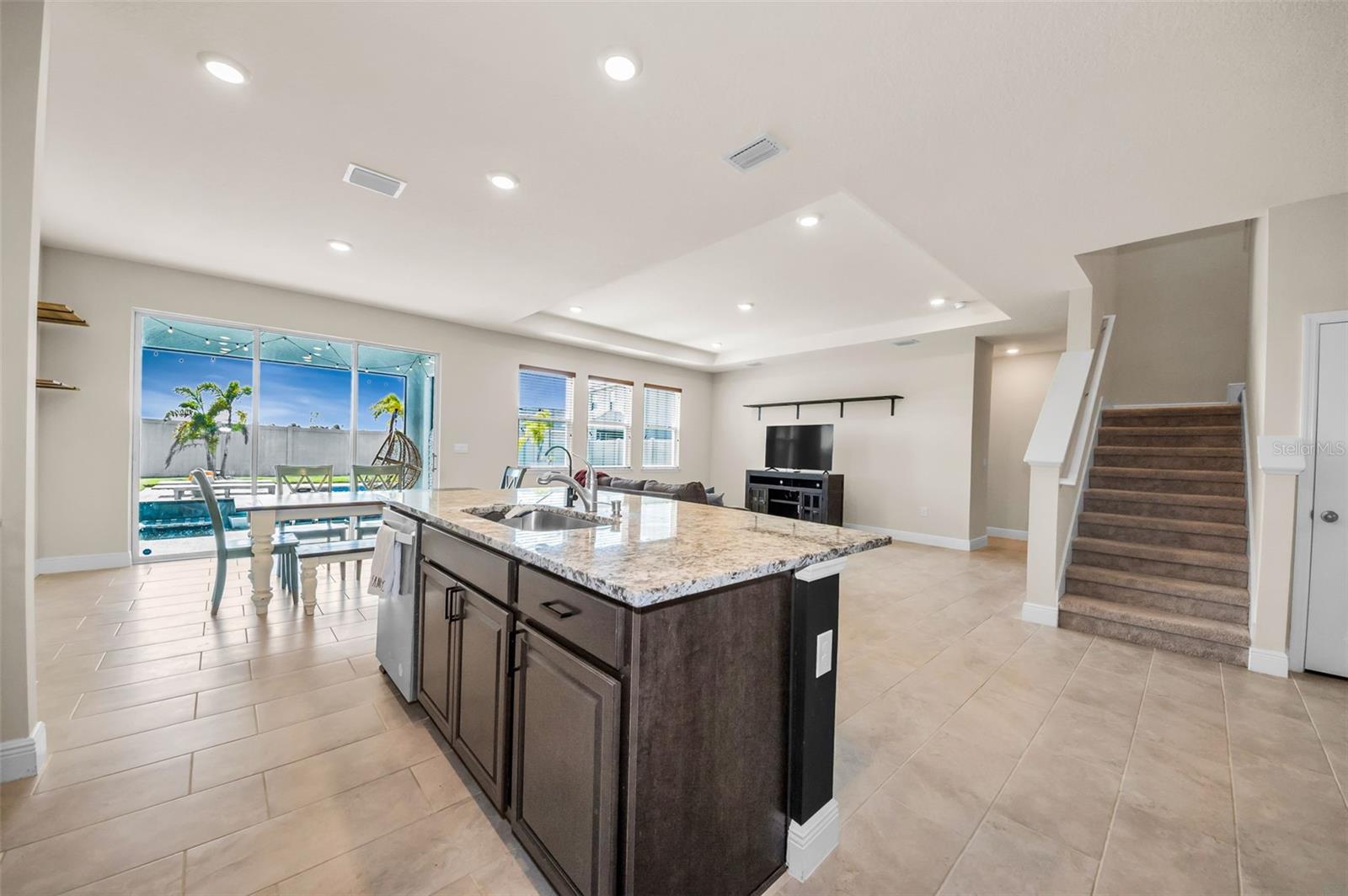 MANGROVE MANOR PH 1 - Residential