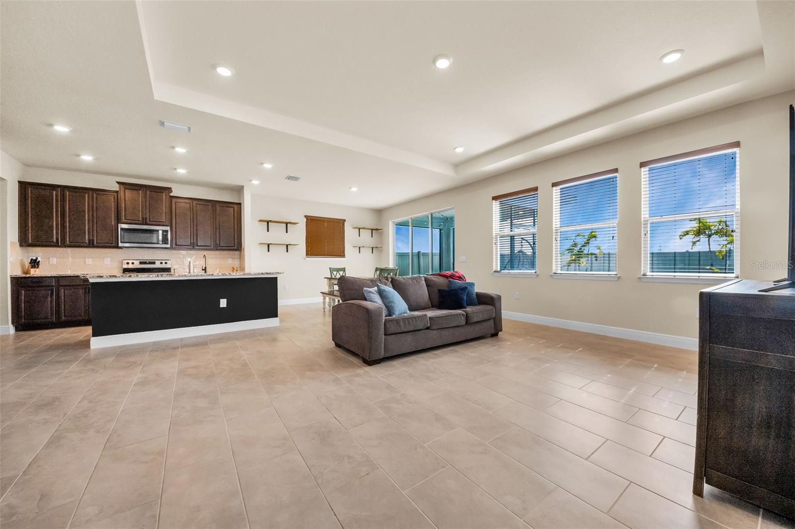 MANGROVE MANOR PH 1 - Residential