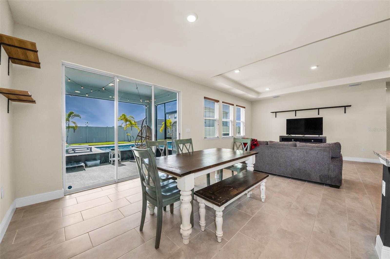 MANGROVE MANOR PH 1 - Residential