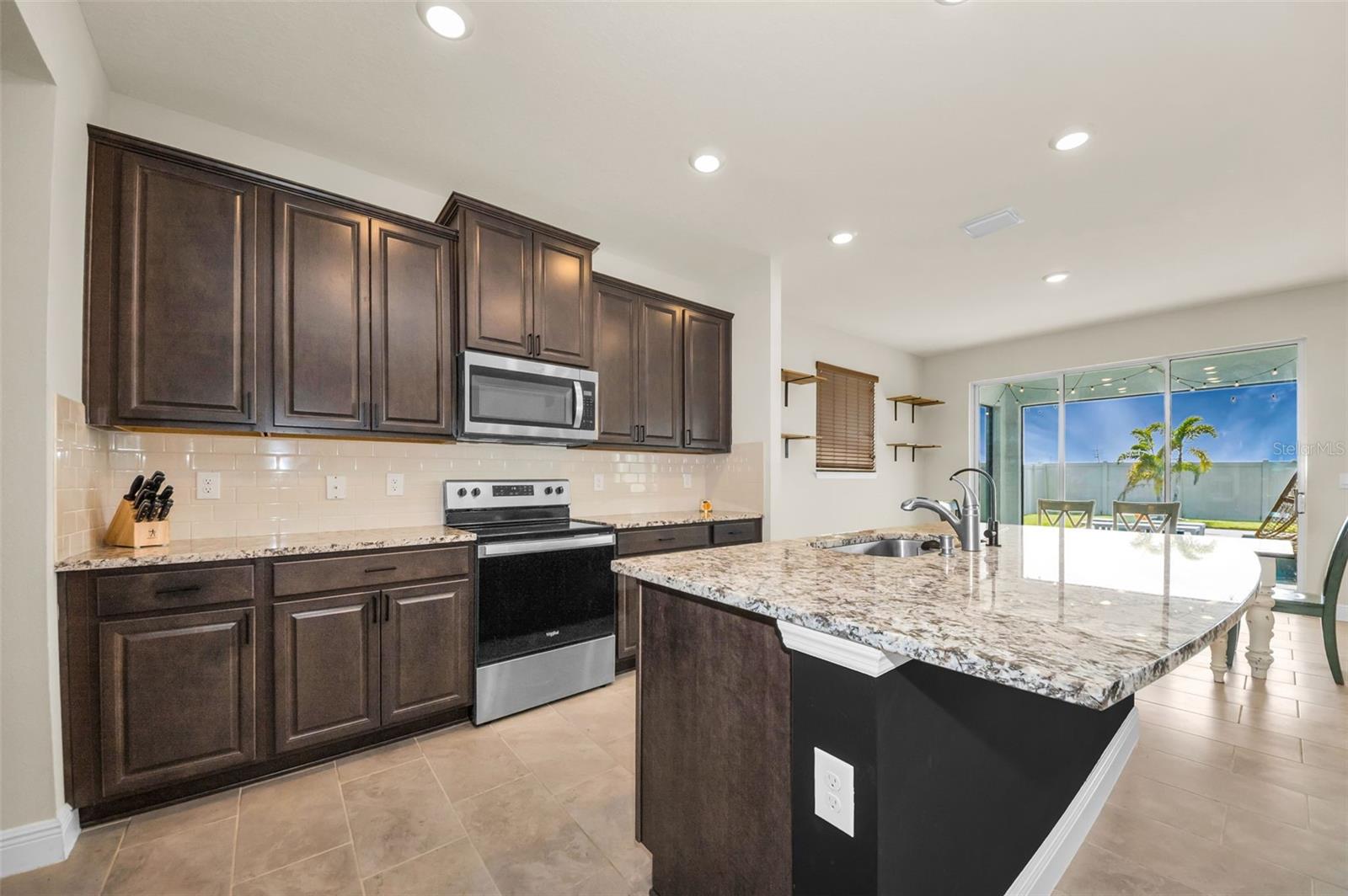 MANGROVE MANOR PH 1 - Residential