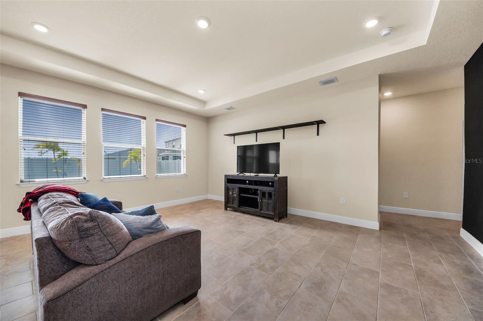 MANGROVE MANOR PH 1 - Residential