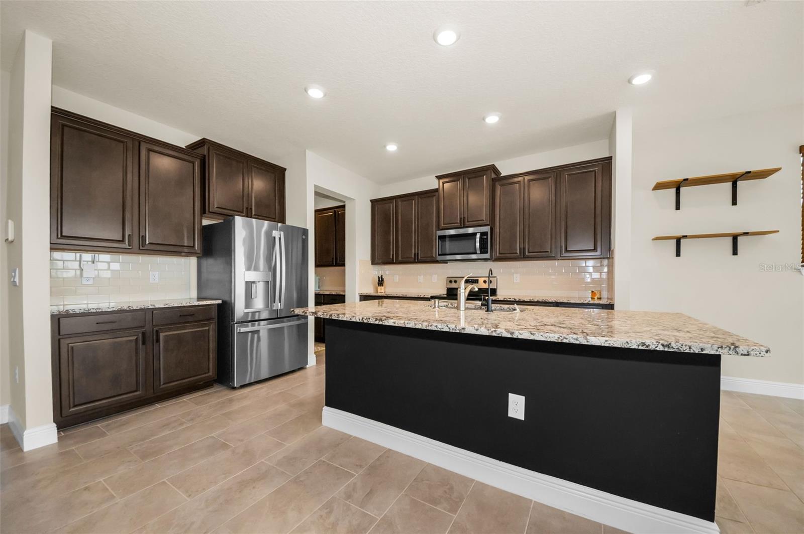 MANGROVE MANOR PH 1 - Residential