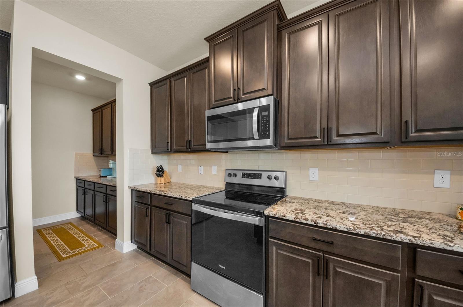 MANGROVE MANOR PH 1 - Residential