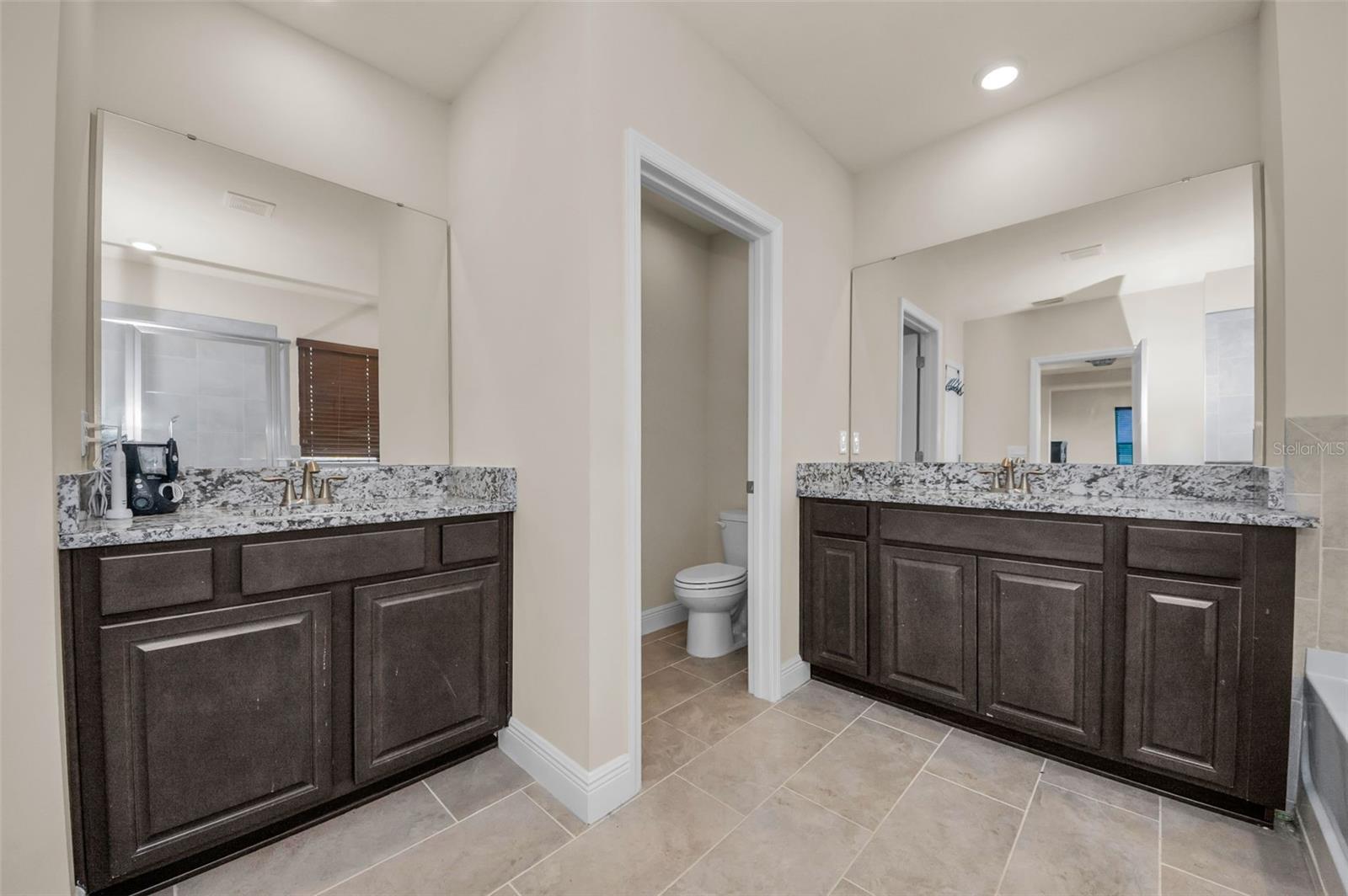 MANGROVE MANOR PH 1 - Residential